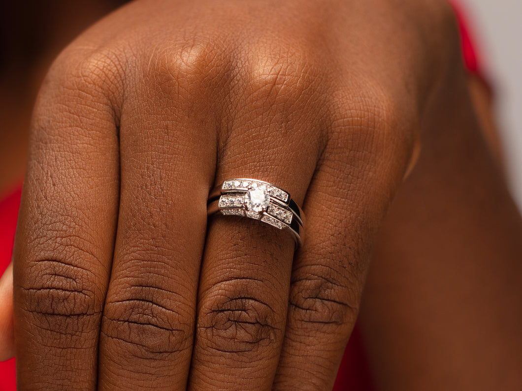 The glimmering Sterling Silver Bridal set