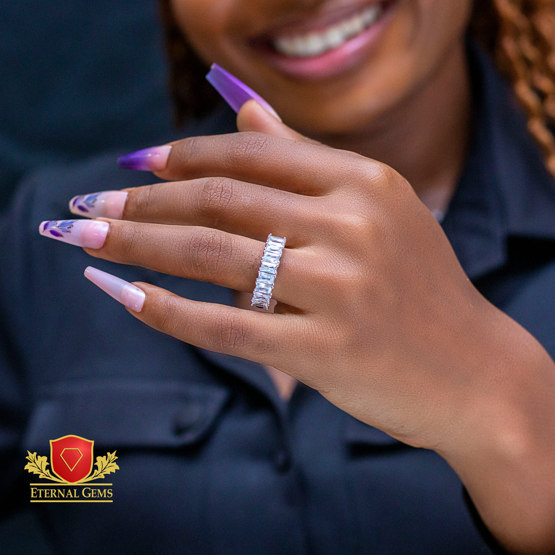 Leightoni Exquisite Engagement Ring