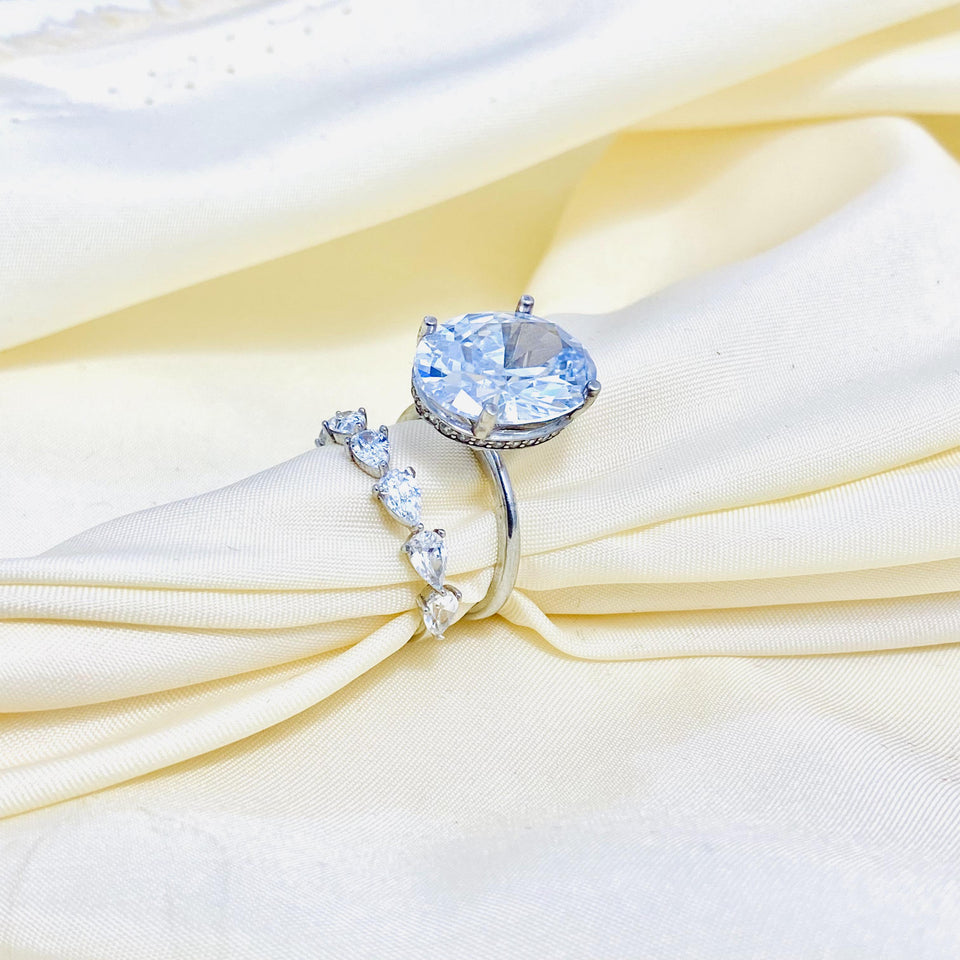Stunning Silver Bridal set is the perfect set